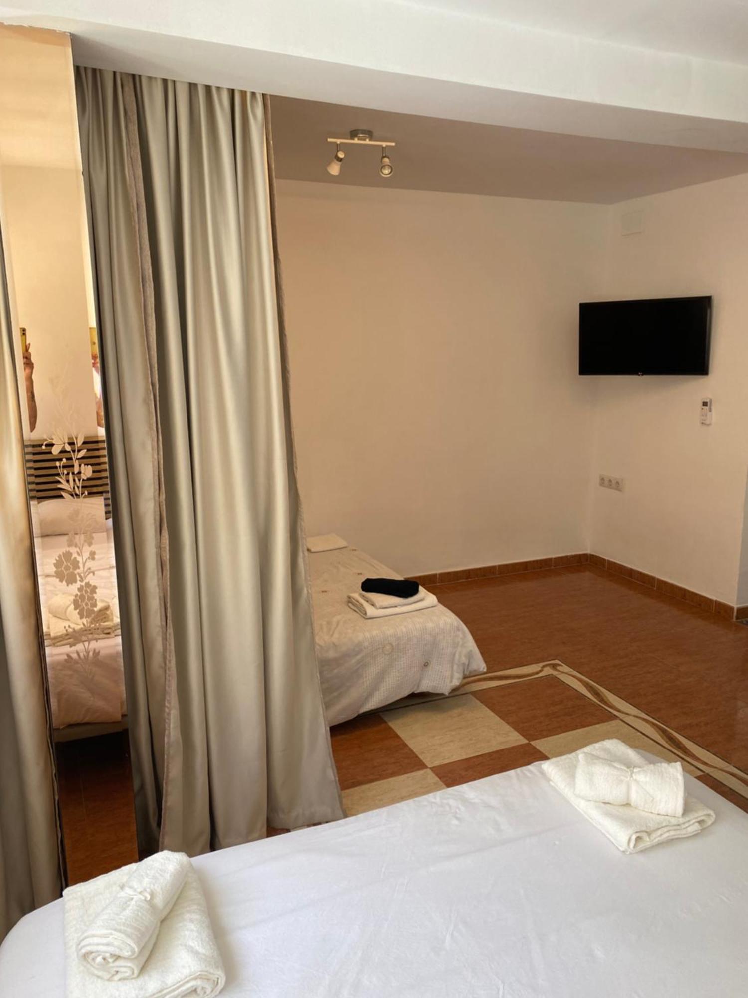 Habitaciones Con Bano Y Cocina Privada Валенсия Экстерьер фото
